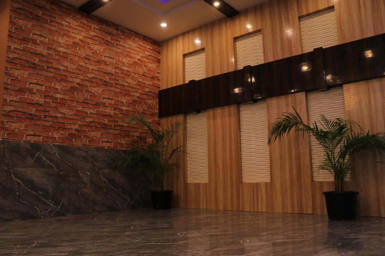 Hotel Clarks Inn Express Bharatpur Buitenkant foto